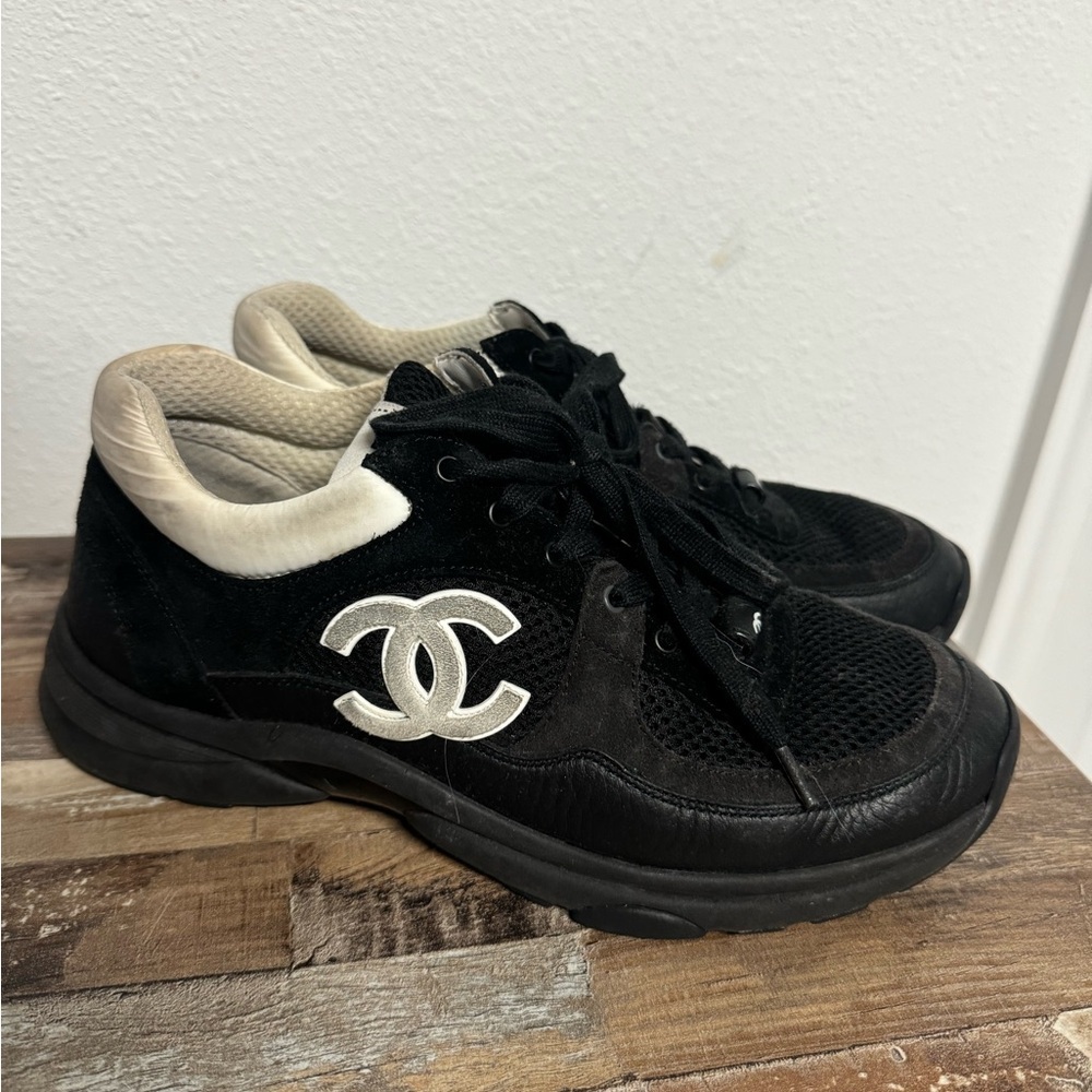 CHANEL Black and White sneakers size 39